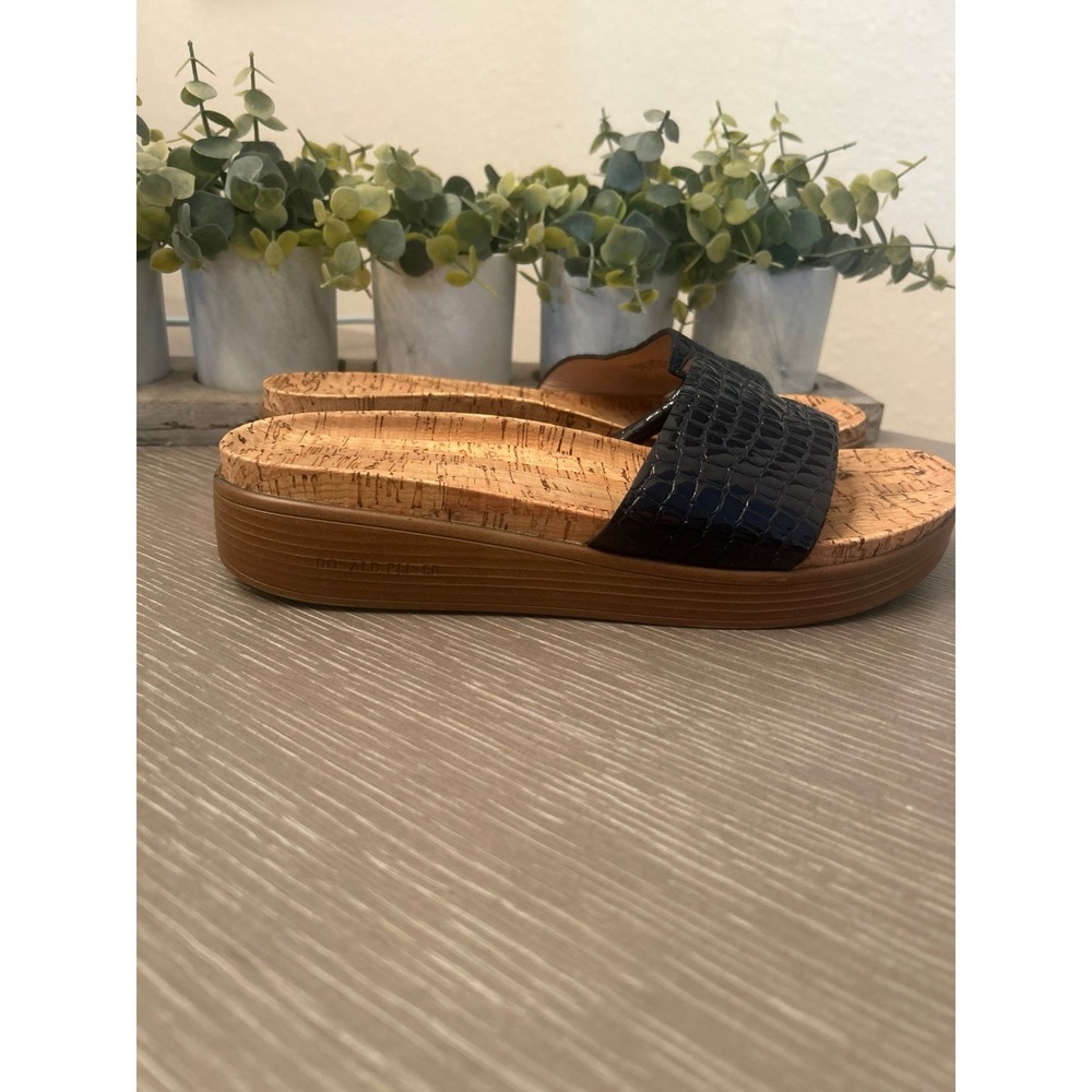 Donald Pliner Women's Fifi wedge sandals size 9 1/2‎ - Picture 3 of 6